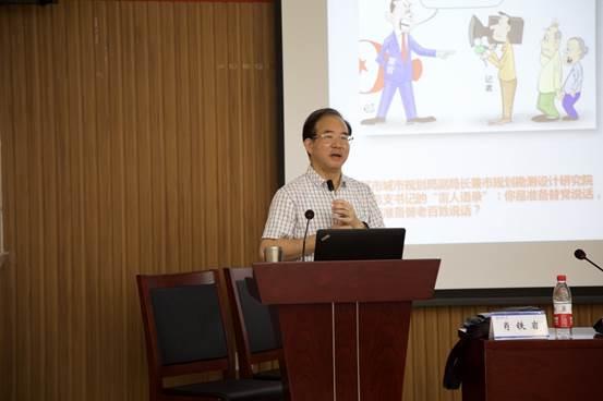 海棠搜书
马克思主义学院院长肖铁岩教授授课.jpg